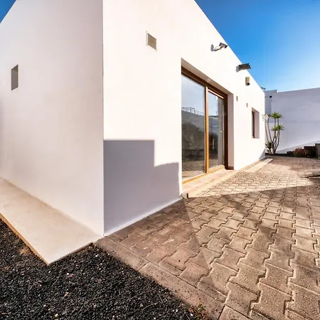 Lava And Sea- Private Pool, Amazing Sea Views Holiday home