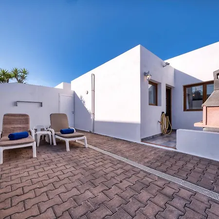 Lava And Sea- Private Pool, Amazing Sea Views Holiday home *