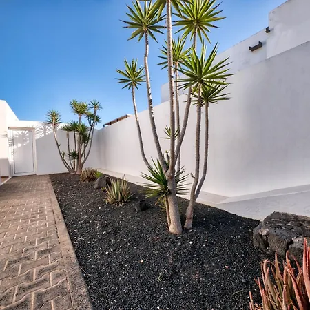 Lava And Sea- Private Pool, Amazing Sea Views Holiday home *